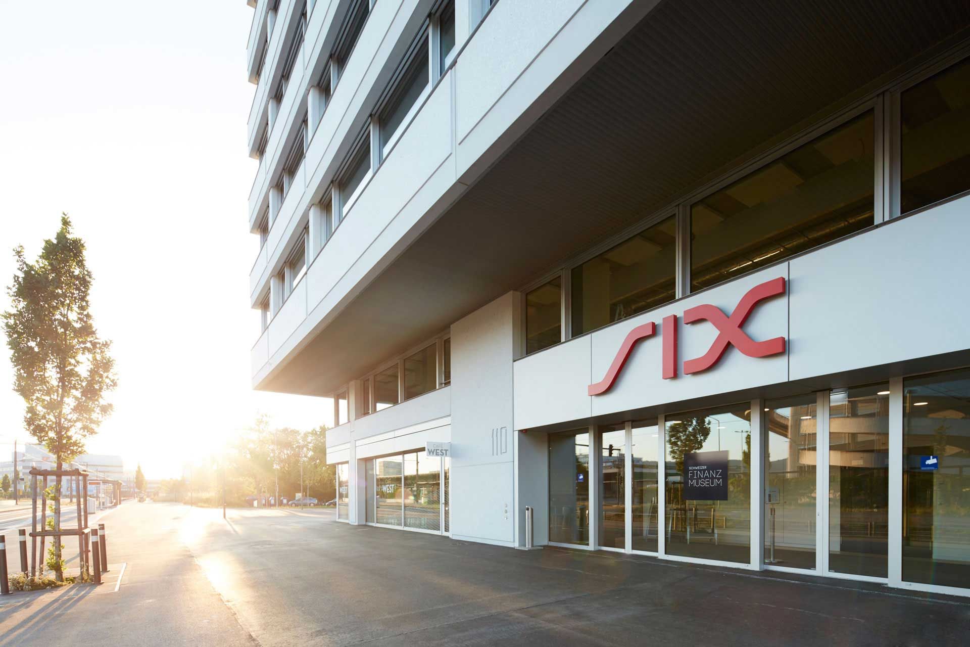 Six Gebäudeeingang