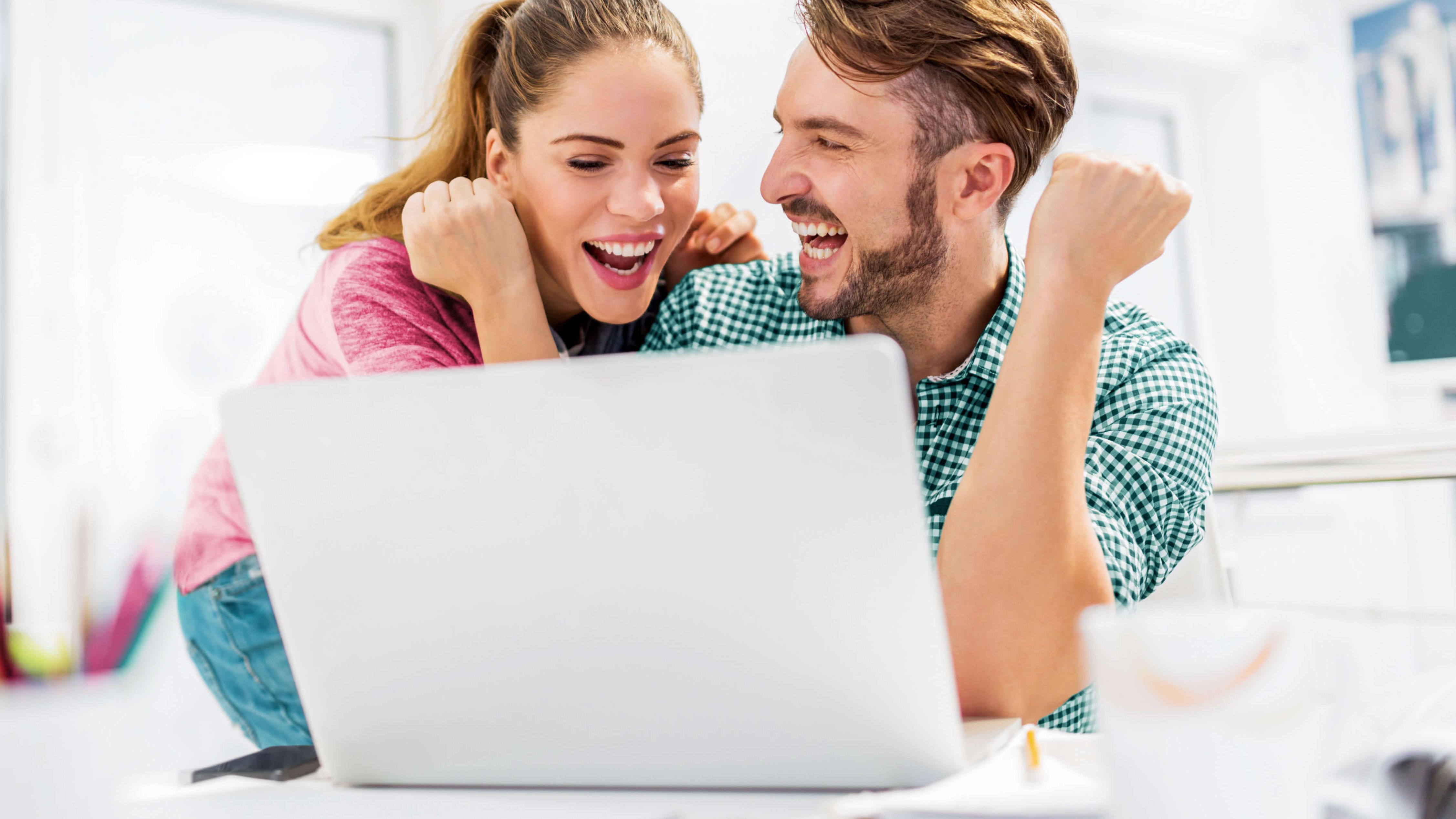 Start your new website now with web hosting from Green The team simply creates their own website on the computer