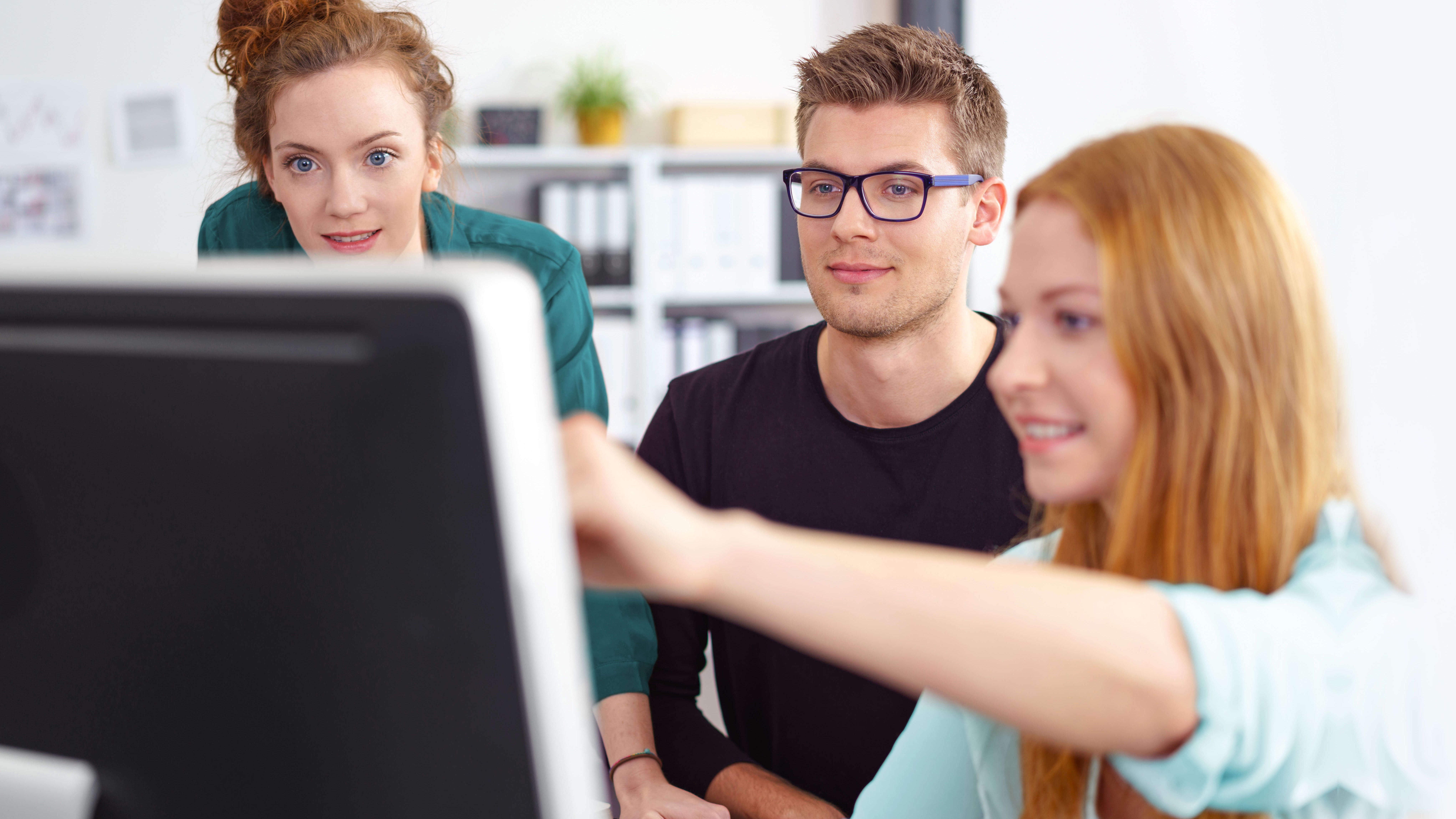 Easily create your own website with the website builder Website creation meeting with website builder
