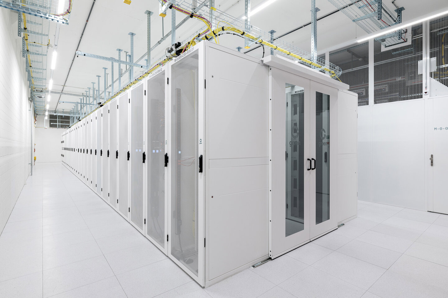 Green Datacenter Colocation Rack